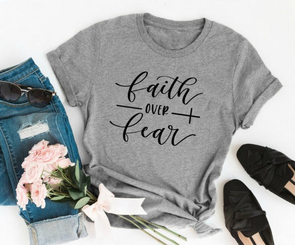 Christliches T-Shirt „Glaube statt Angst“ – Religiöse Kleidung für Damen und Herren | Glaubens-T-Shirt