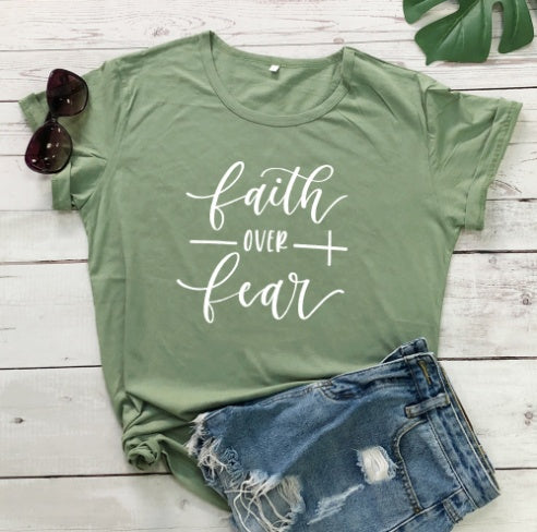 Christliches T-Shirt „Glaube statt Angst“ – Religiöse Kleidung für Damen und Herren | Glaubens-T-Shirt