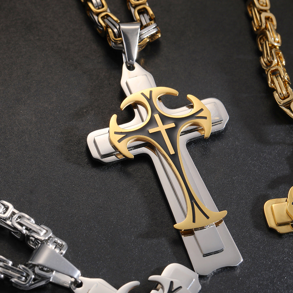 Collar para hombre Trinity con cruz latina – Colgante en capas de acero de titanio