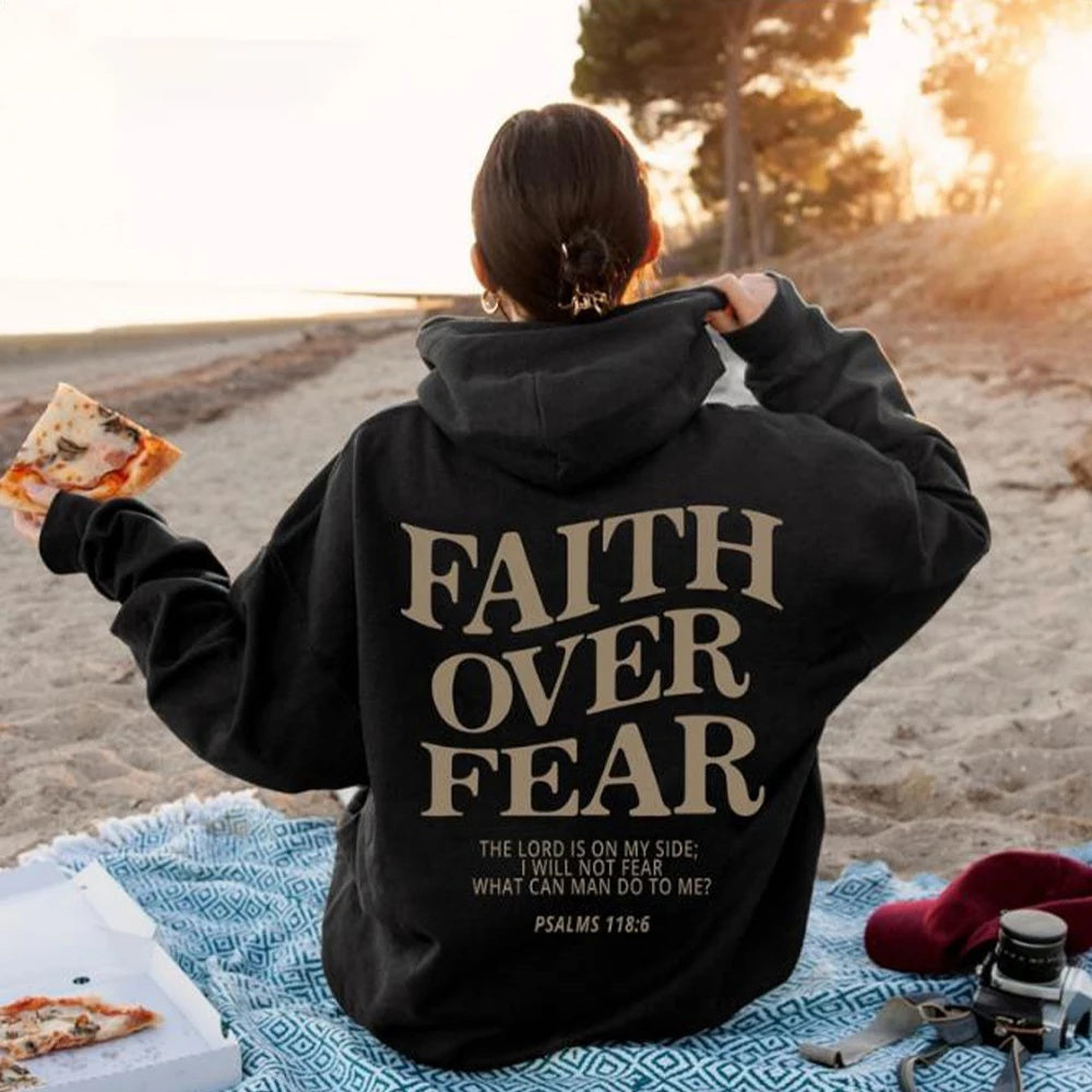 Sudadera con capucha Fe sobre el miedo – Sudadera cristiana con versículo bíblico para hombre y mujer