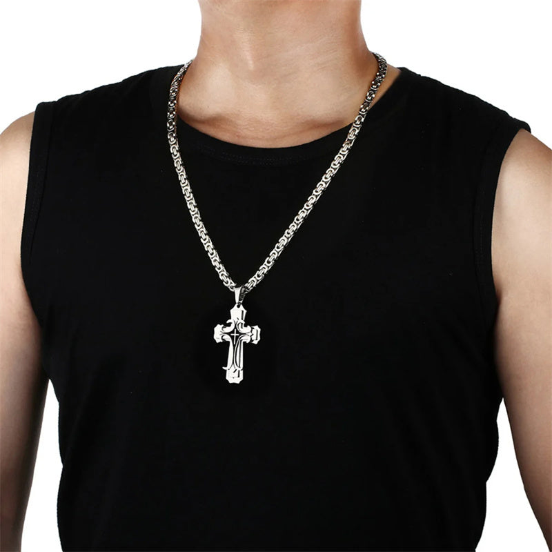 Collar para hombre Trinity con cruz latina – Colgante en capas de acero de titanio