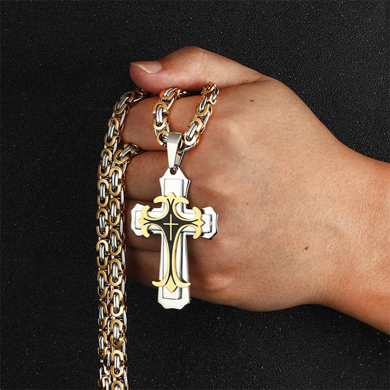 Collar para hombre Trinity con cruz latina – Colgante en capas de acero de titanio