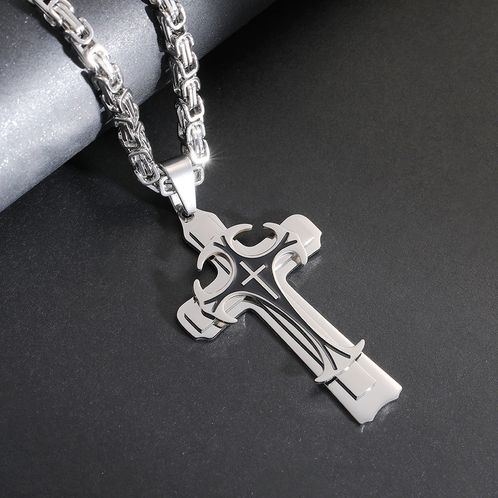Collar para hombre Trinity con cruz latina – Colgante en capas de acero de titanio